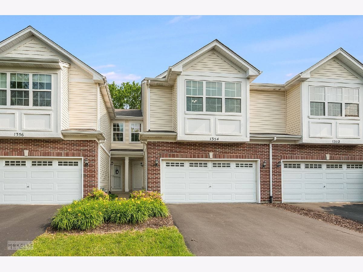 Townhomes & Condos Sold Creekside Romeoville Illinois, 1354 Alder Creek