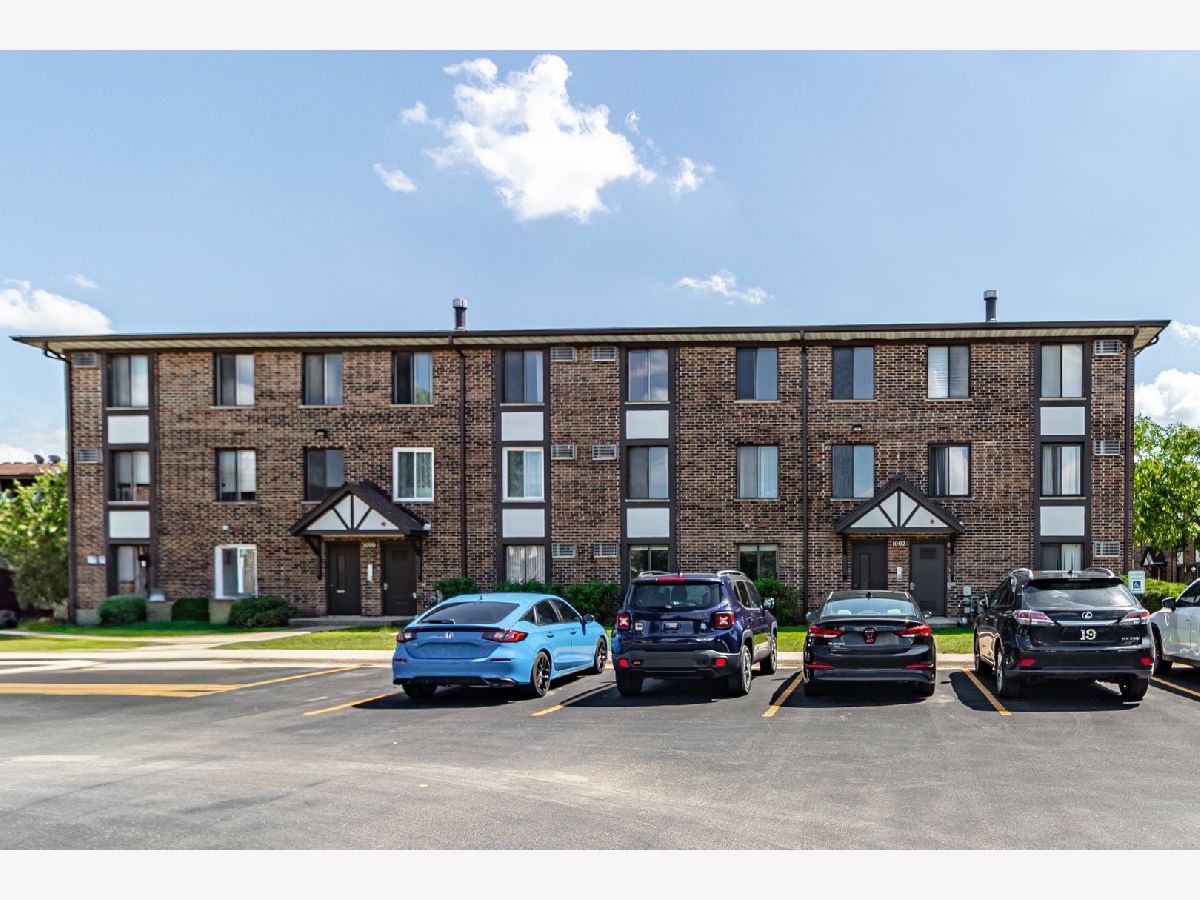  Sold Vernon Hills Illinois, 1002 Centurion