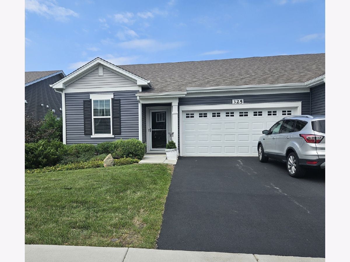  Rented North Aurora Illinois, 325 Sussex