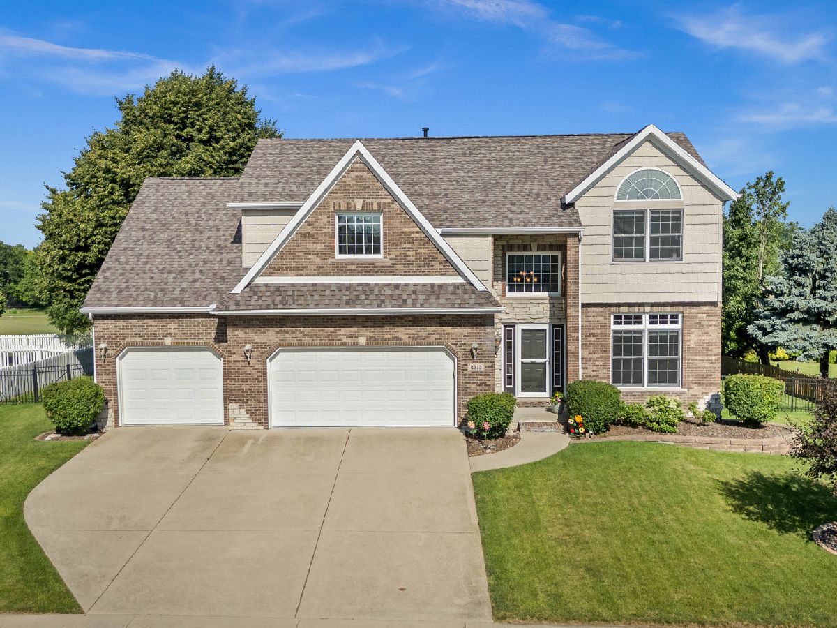  Sold Bloomington Illinois, 2913 Fox Creek