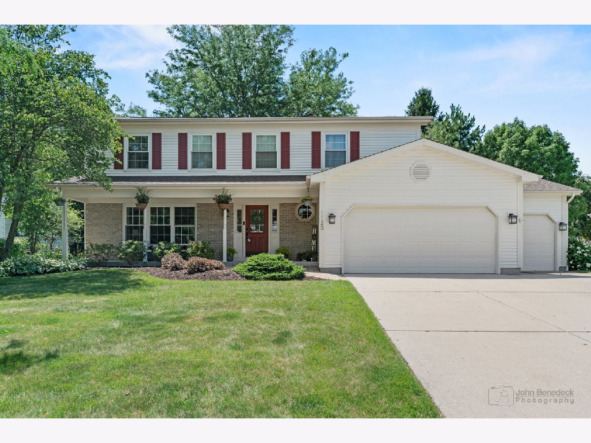Homes & Townhomes & Condos Sold Four Colonies Crystal Lake Illinois, 1120 Bennington