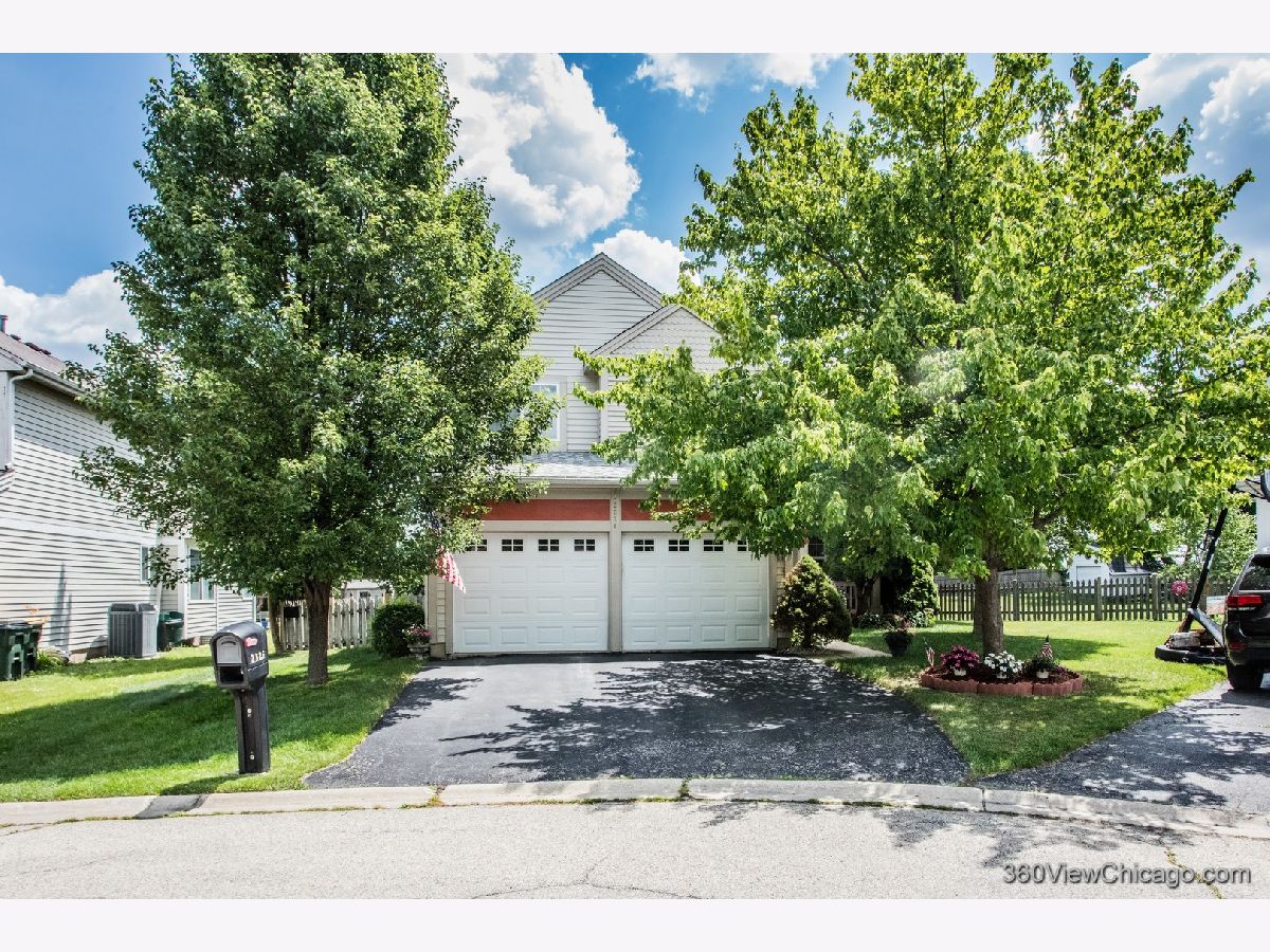 Homes For Sale Silver Oaks Round Lake Beach Illinois, 2325 Lenox Court