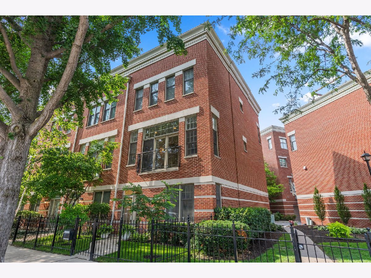 Condos & Townhomes Sold St. John's Park Chicago Illinois, 1050 Fry