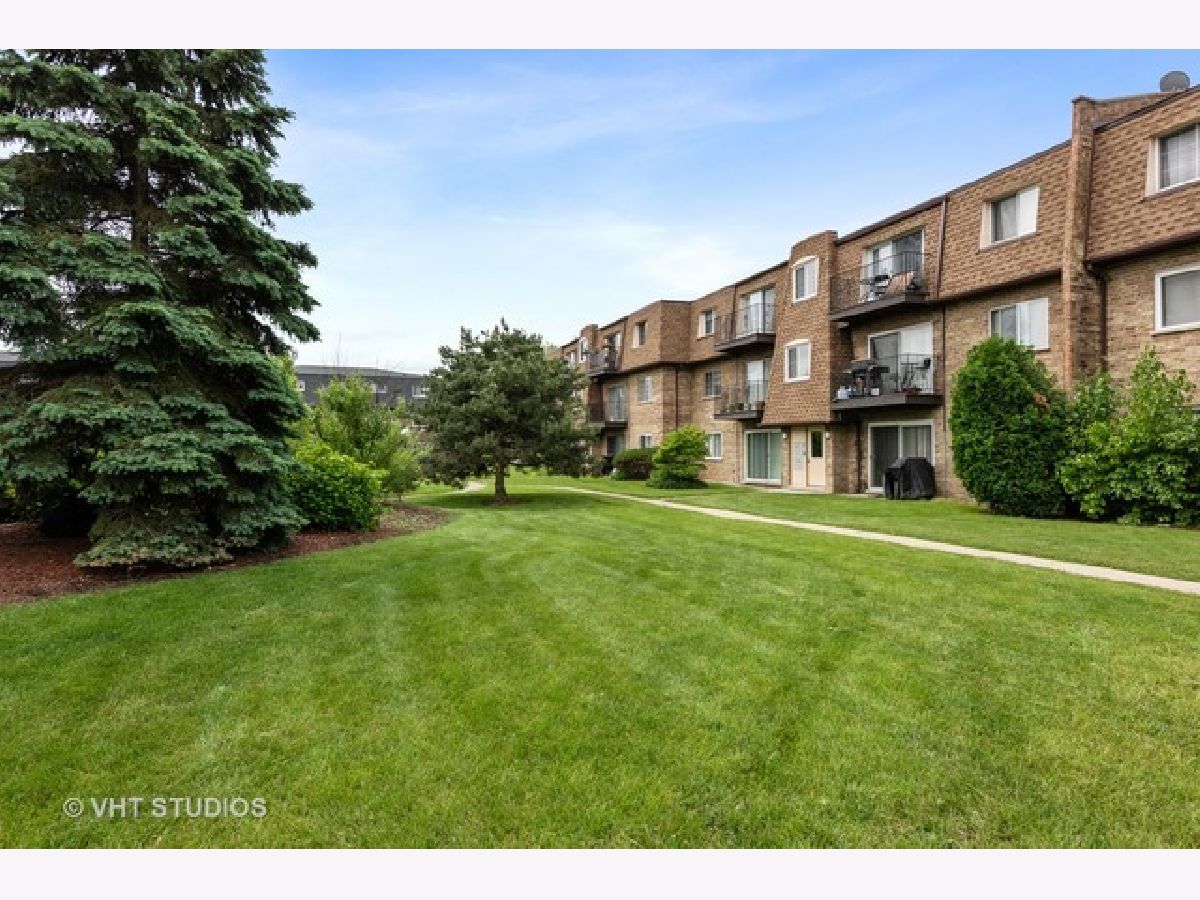 Condominiums Rented Bay Colony Des Plaines Illinois, 9439 Bay Colony
