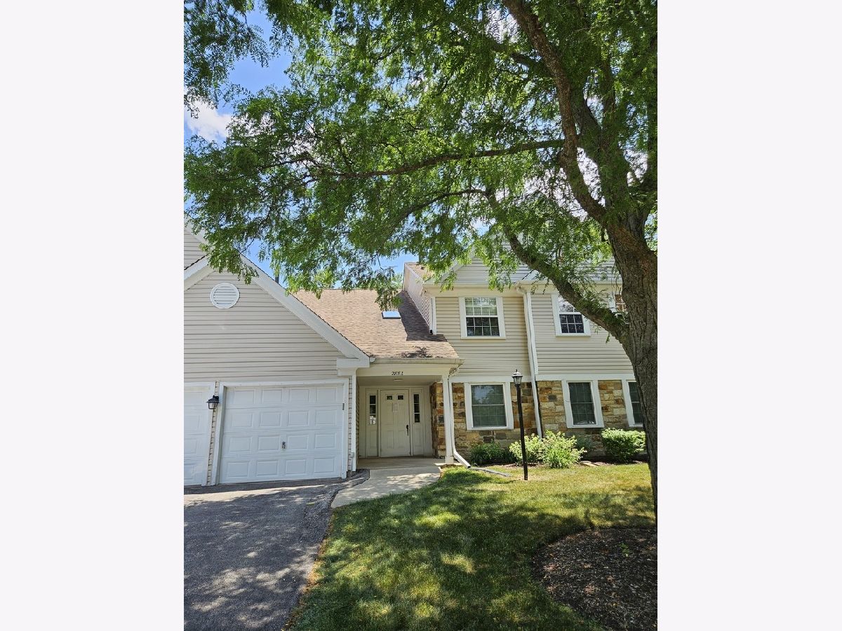 Townhomes & Condos Rented Towne Place West Schaumburg Illinois, 2882 Meadow