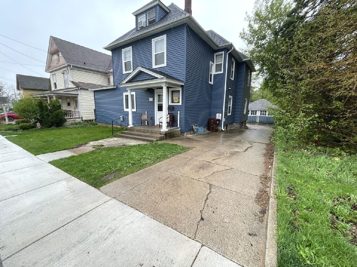  Rented Woodstock Illinois, 216 South