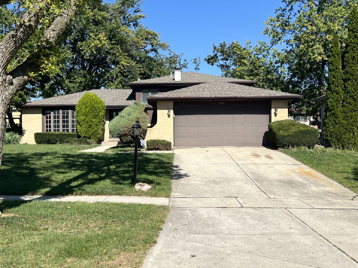  Rented Darien Illinois, 1214 Iroquois