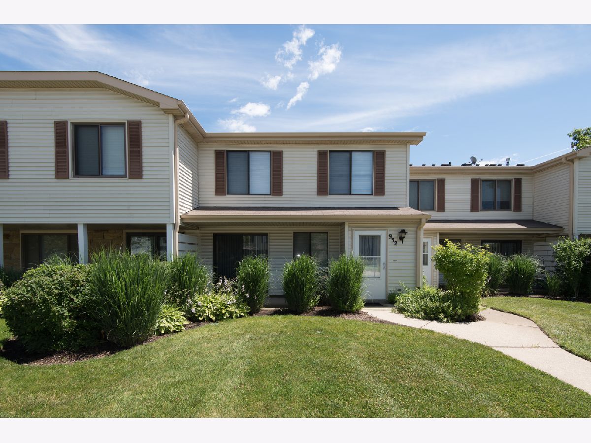 Townhomes & Condos & Homes Rented New Century Town Vernon Hills Illinois, 932 Monroe