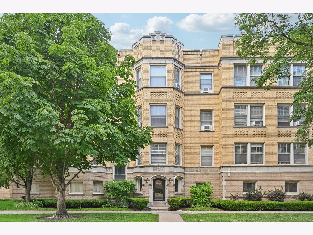 Condominiums Sold Easton Place Oak Park Illinois, 407 East