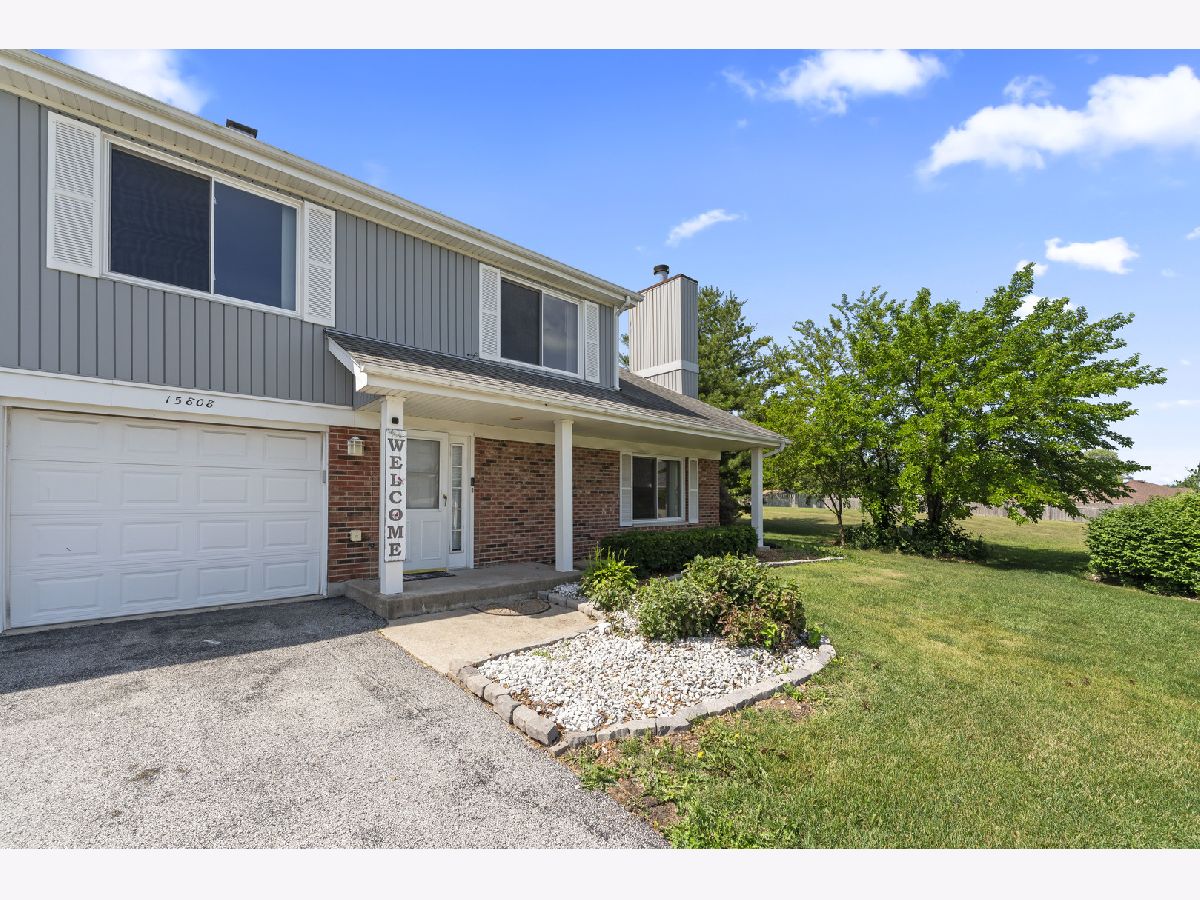 Homes & Townhomes Sold Park Hill Orland Park Illinois, 15808 Farm Hill