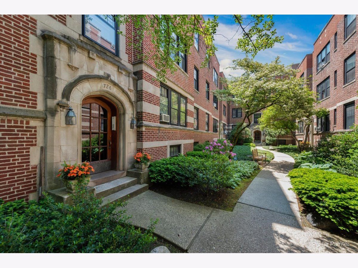 Condos & Townhomes Rented Hinman Commons Evanston Illinois, 726 Hinman
