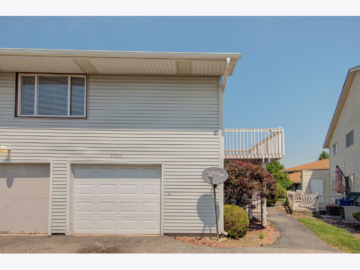  For Rent Crest Hill Illinois, 2333 Carnation