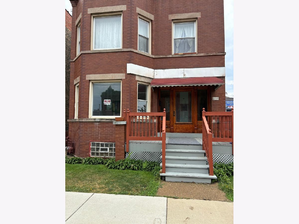  Rented Chicago Illinois, 2737 Belmont