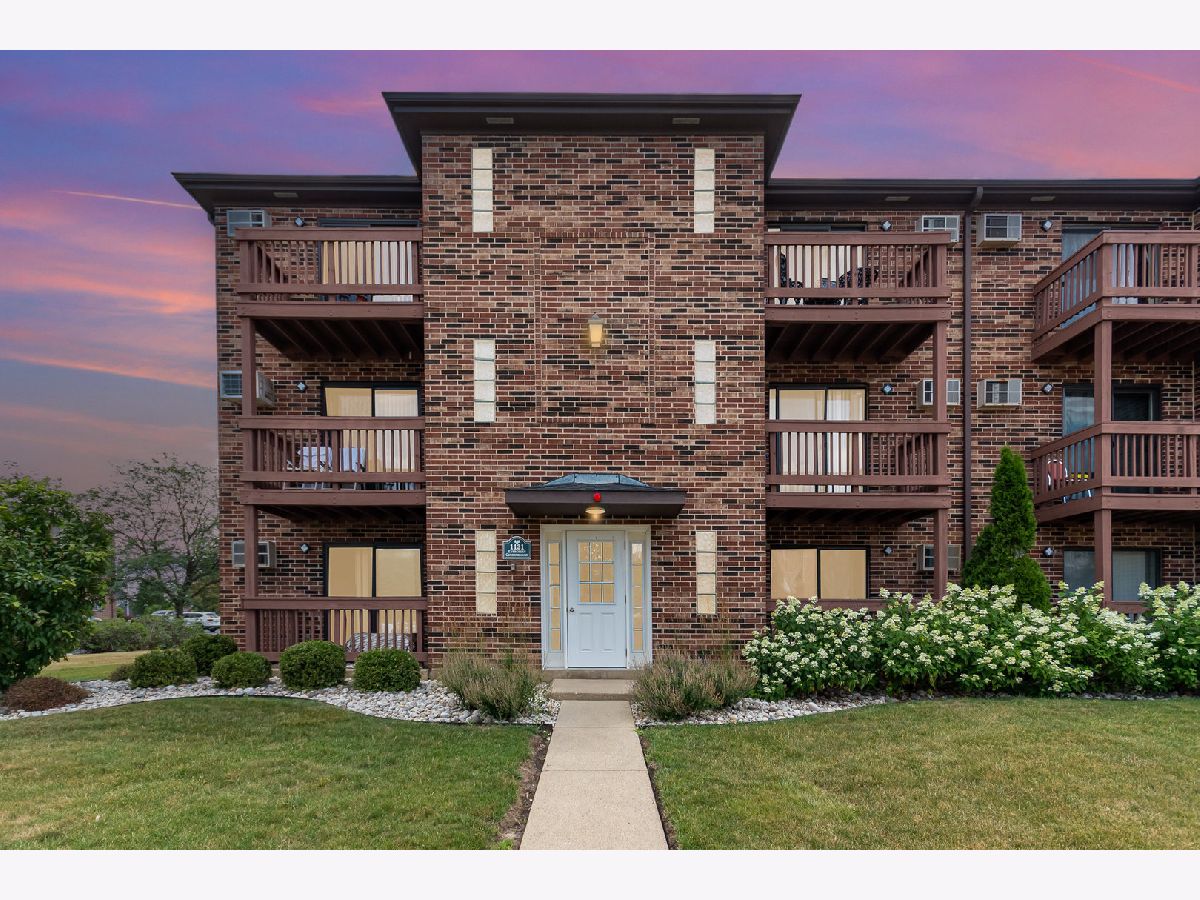 Condominiums Sold Evergreen Condominiums Glendale Heights Illinois, 1131 Cedar