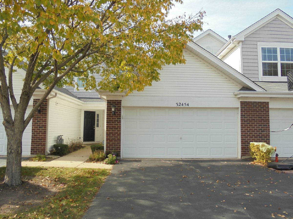  Rented Lakemoor Illinois, 32454 Rushmore