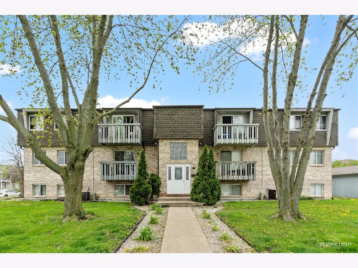  Rented Crest Hill Illinois, 2301 Bicentennial