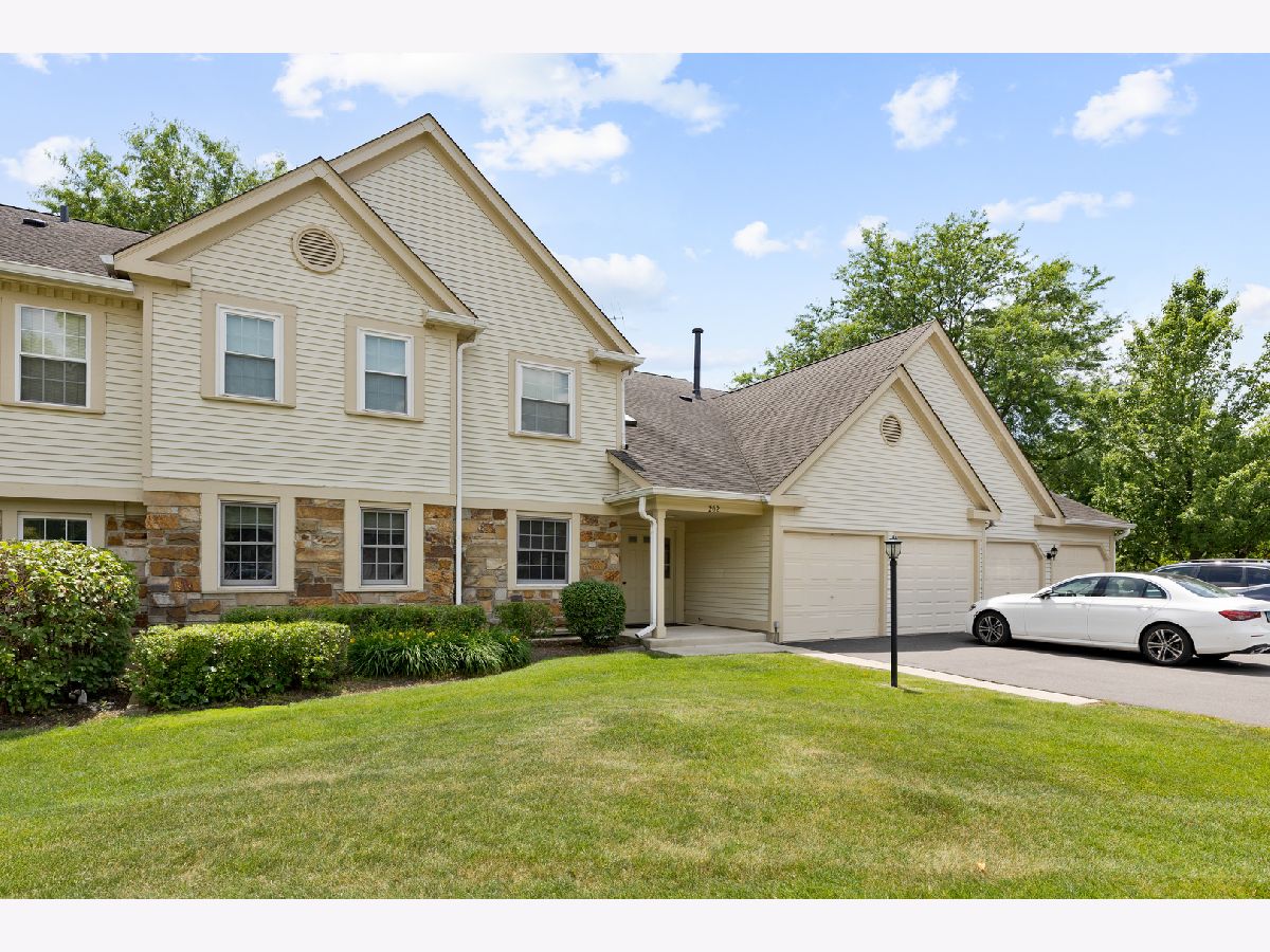 Condos & Townhomes Sold Town Place Schaumburg Illinois, 202 Dublin