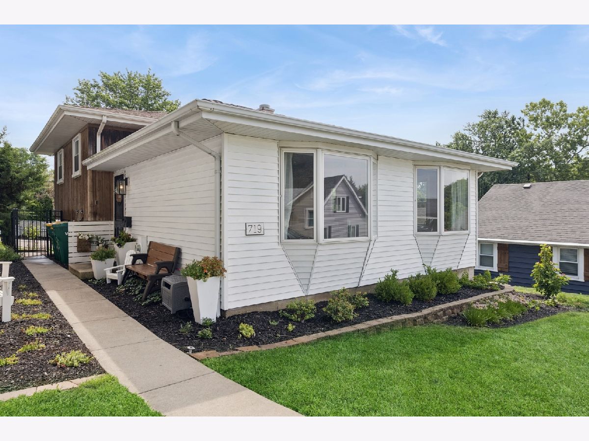  Sold Lemont Illinois, 719 Ledochowski
