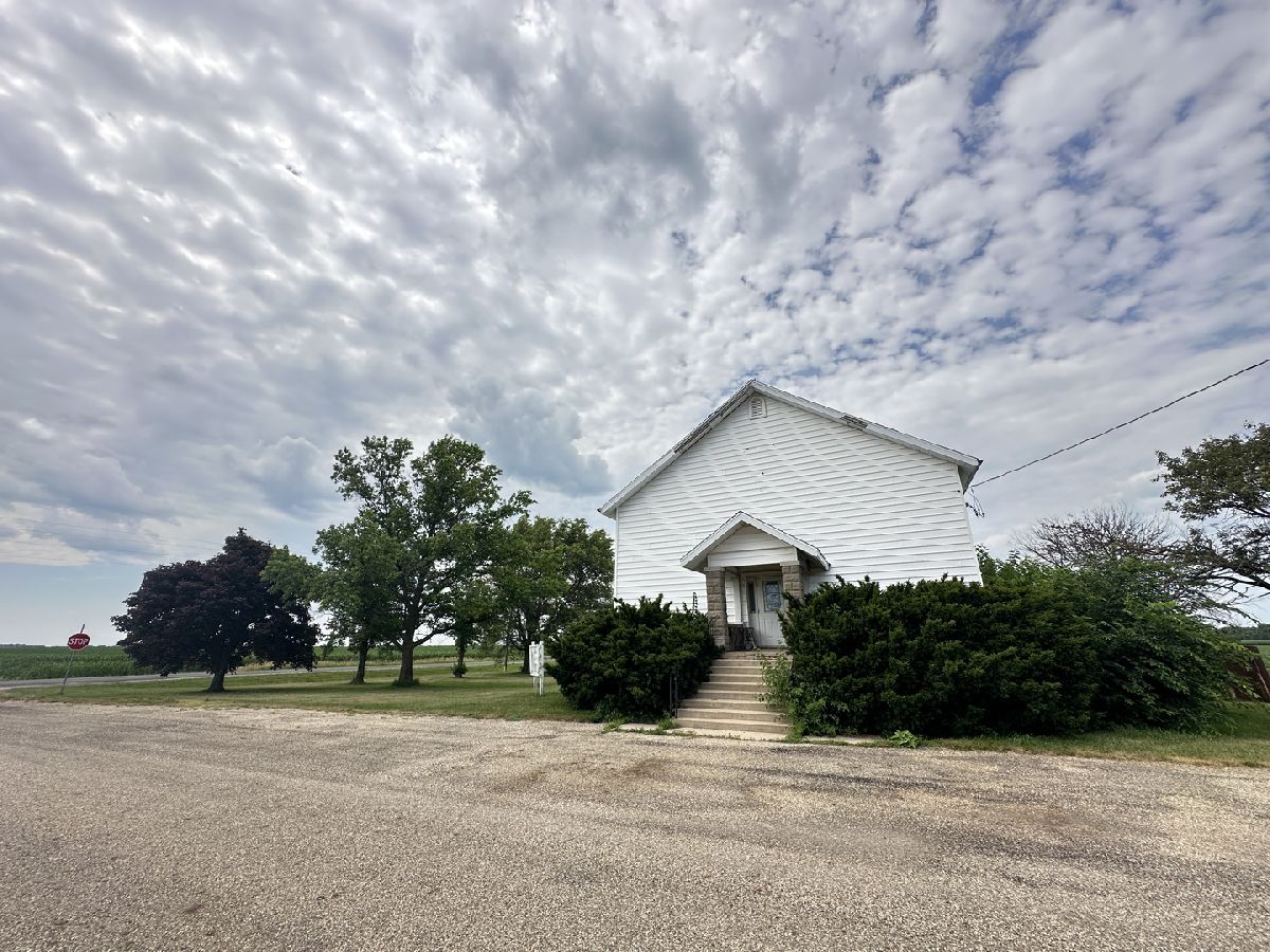  For Sale Farmer City Illinois, 21027 Prairie Chapel Road