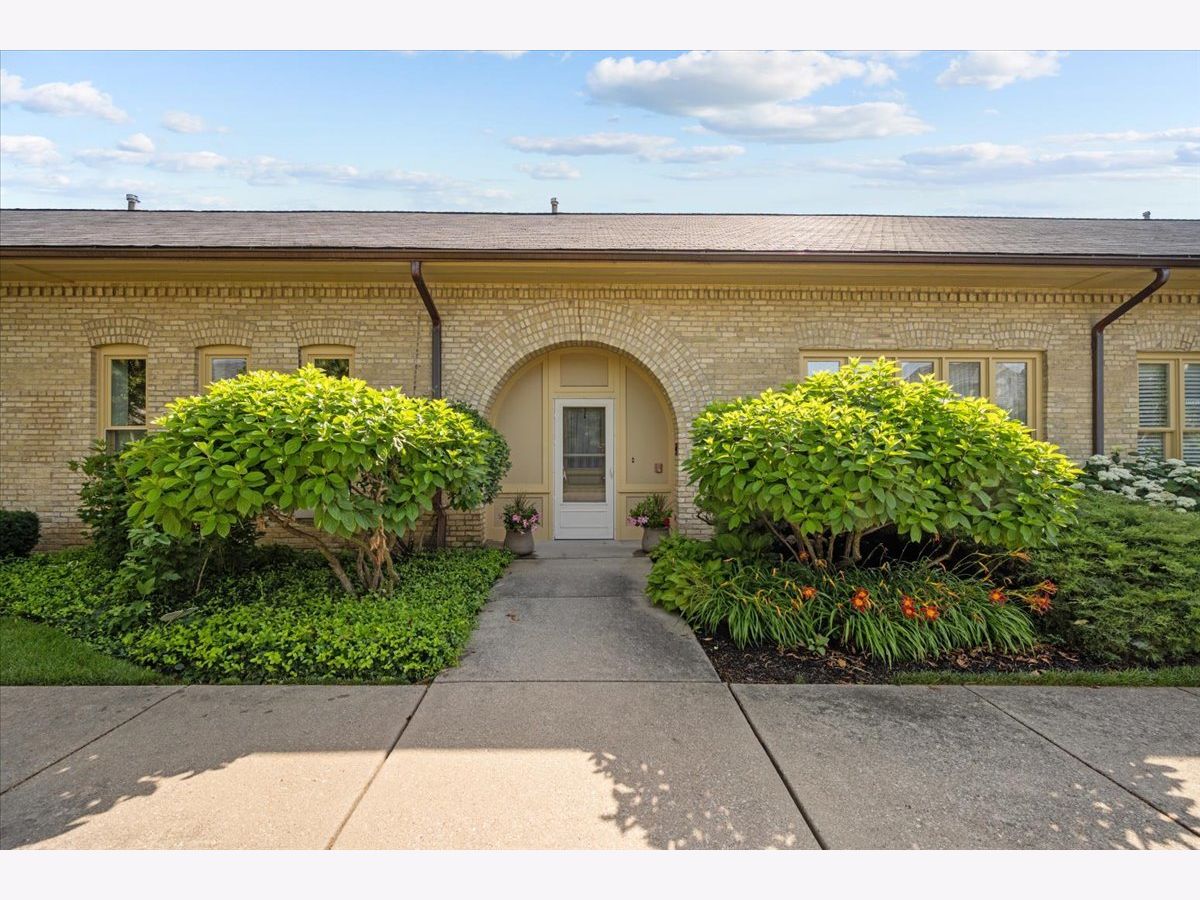  Sold Highwood Illinois, 795 Stables Court West