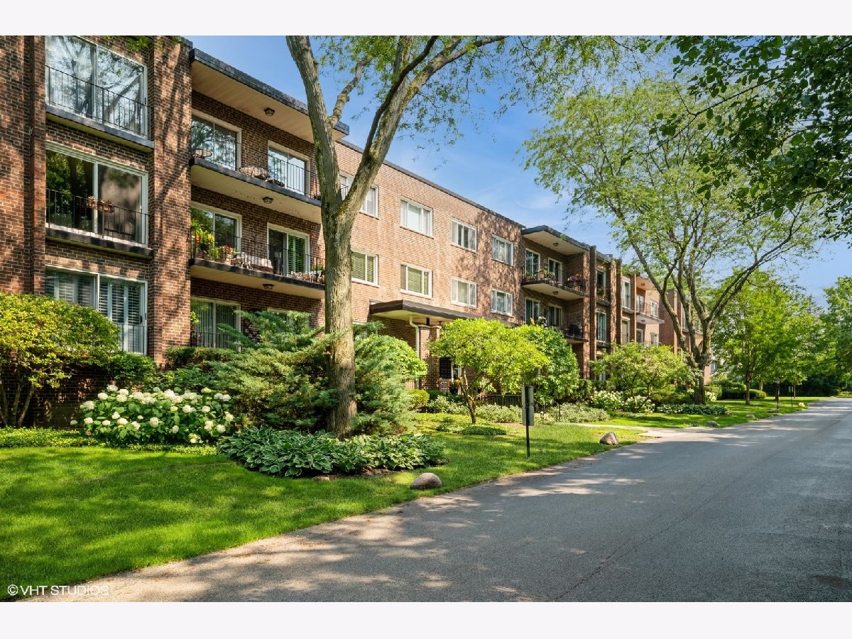 Condominiums Sold Crystal Point Lake Forest Illinois, 90 Franklin