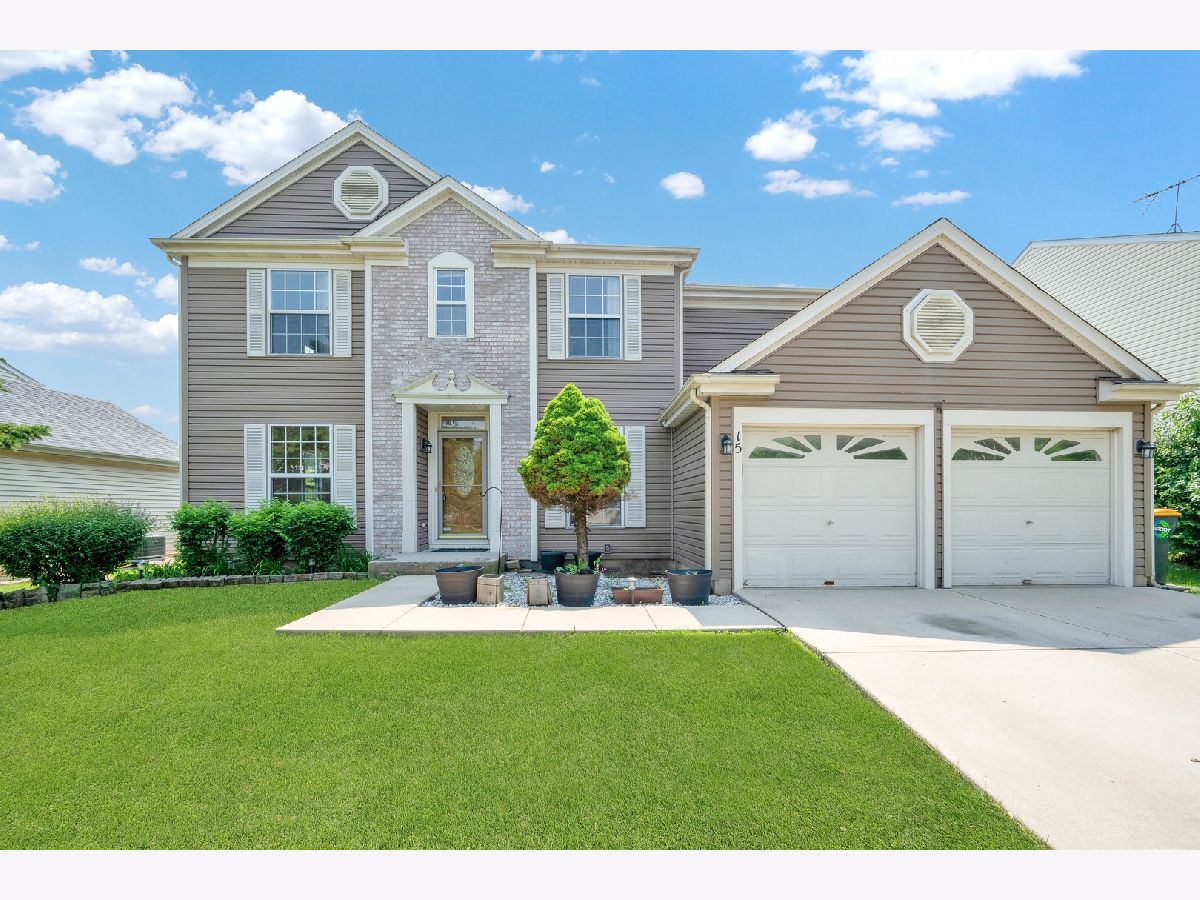 Homes & Condos & Townhomes Sold Oak Knolls Streamwood Illinois, 15 Harrison