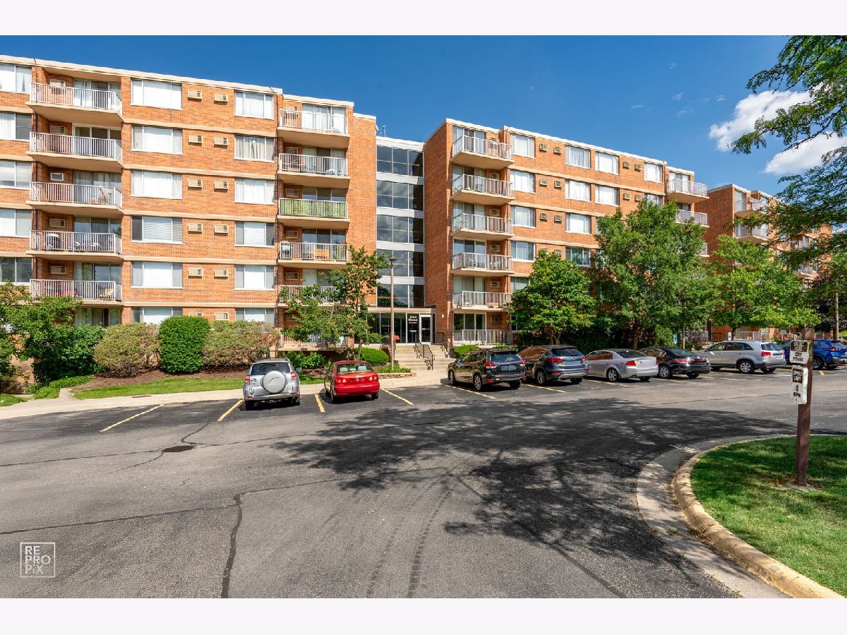 Condominiums Sold Yorktown Green Lombard Illinois, 2201 Stewart
