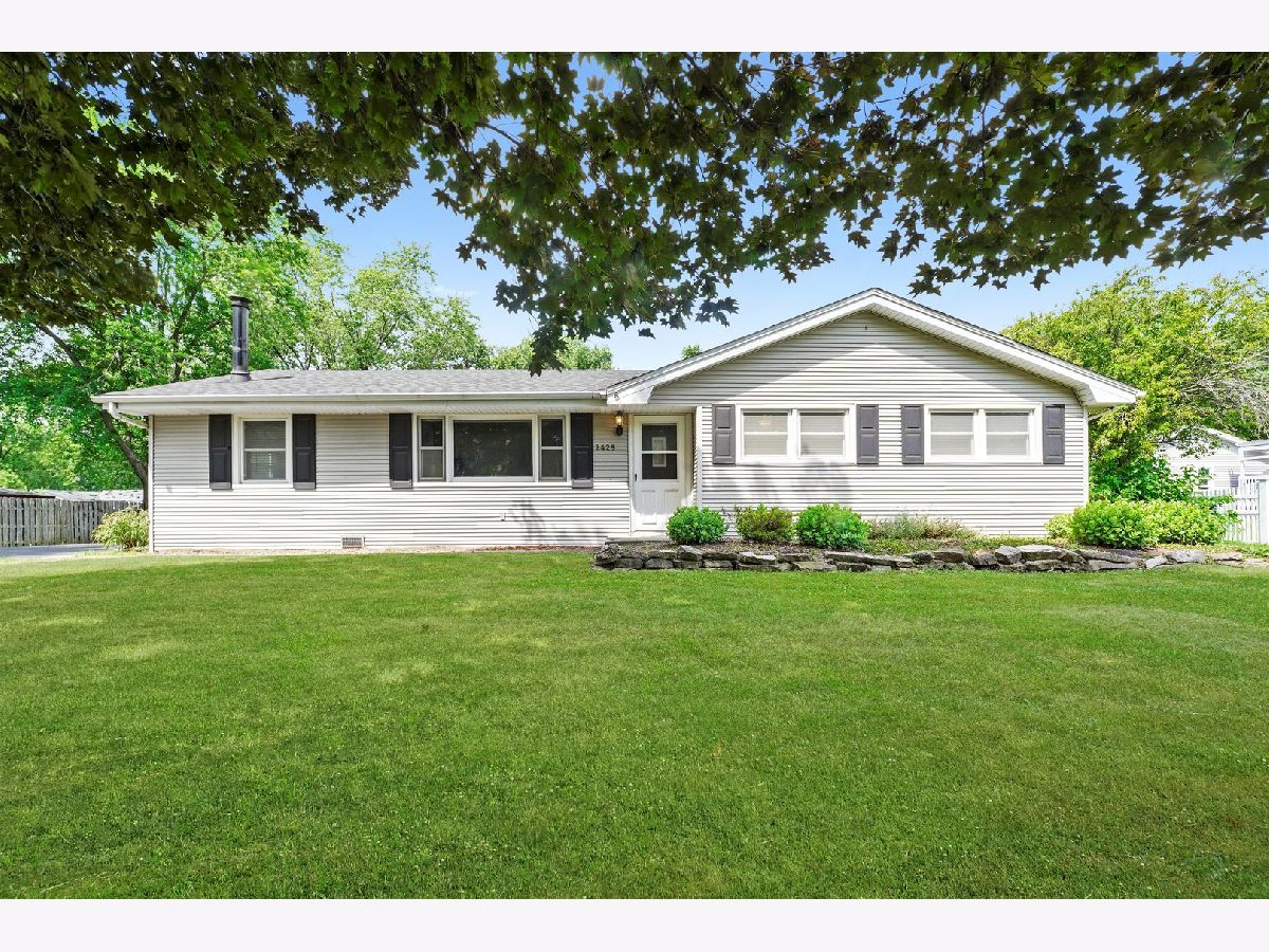 Homes For Sale Crystal Lawns Joliet Illinois, 2425 Lockner Boulevard
