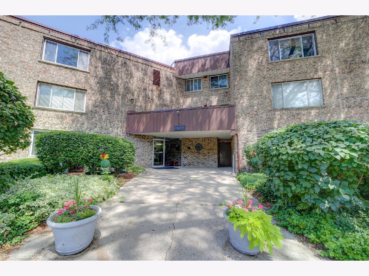  Sold Rolling Meadows Illinois, 2600 Brookwood Way