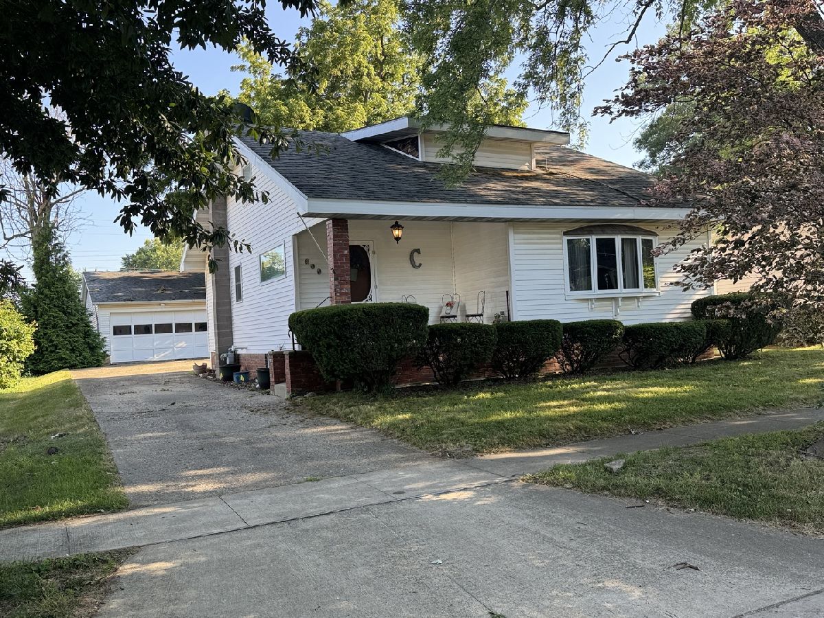  Sold Clinton Illinois, 600 White
