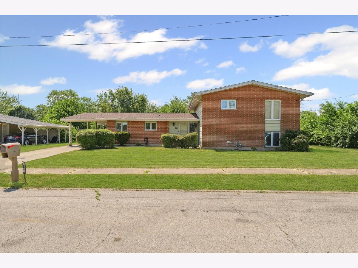 Homes & Condos & Townhomes For Sale South Pointe Rantoul Illinois, 1565 Pointe Drive
