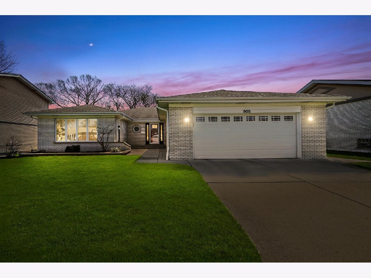 Homes For Sale Elk Ridge Villas Mount Prospect Illinois, 905 Palm Drive