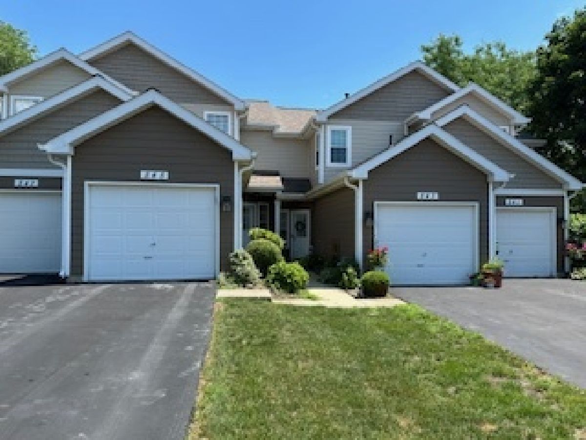 Townhomes Rented Woodhaven Mundelein Illinois, 545 Woodcrest