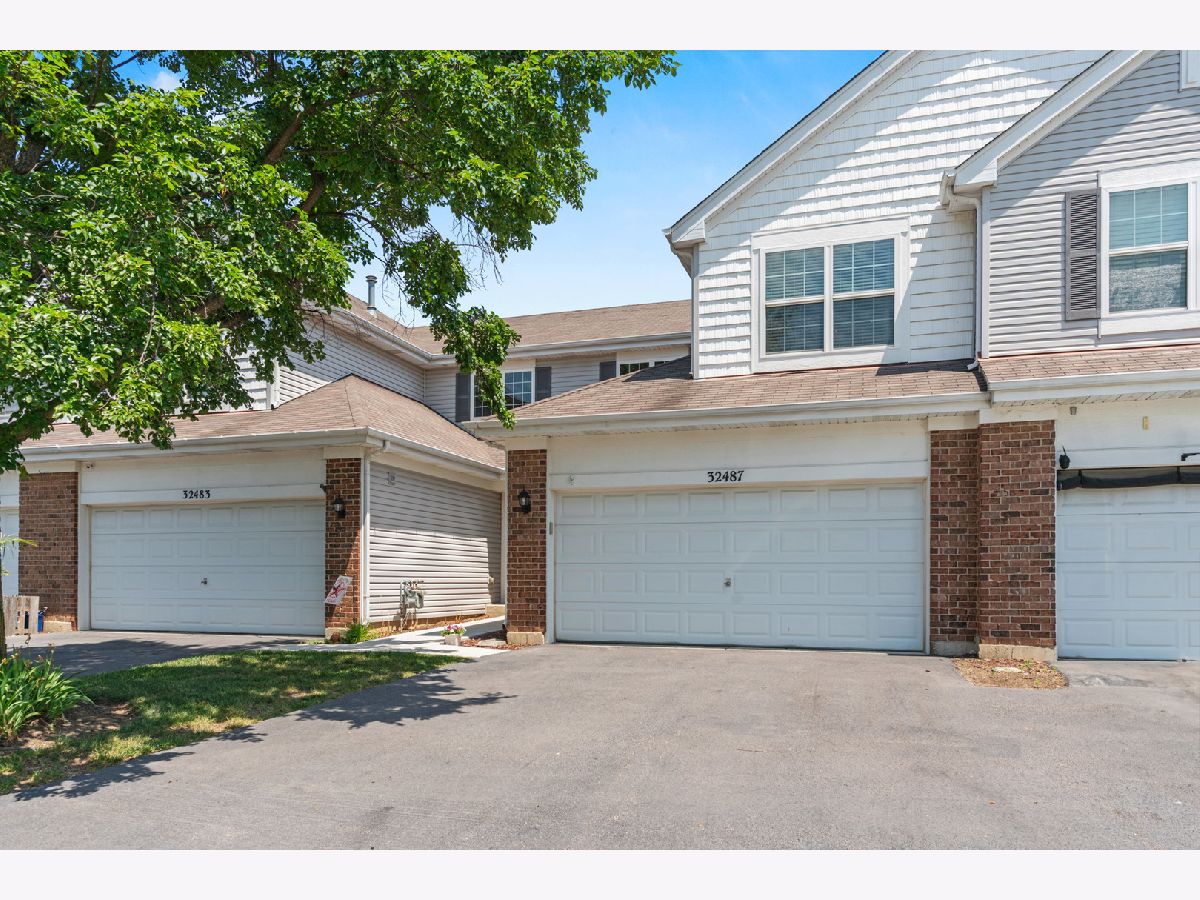 Sold Lakemoor Illinois, 32487 Rushmore