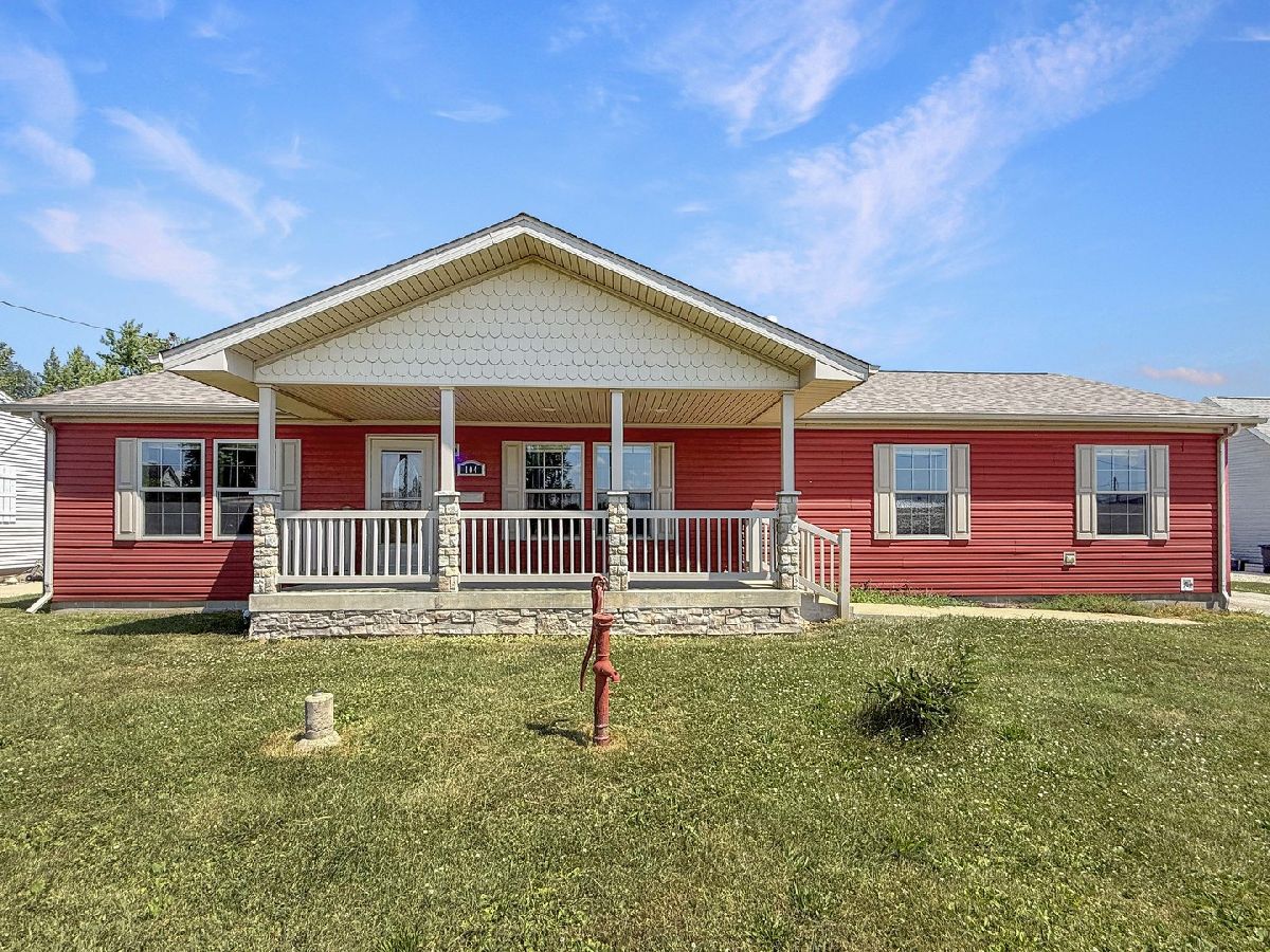  Sold Gifford Illinois, 104 North