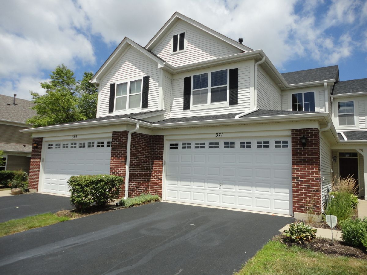Homes & Townhomes & Condos Sold Churchill Club Oswego Illinois, 371 Mcgrath