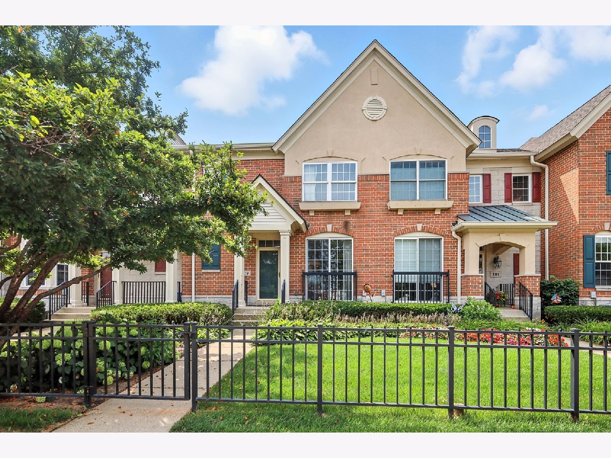 Condos & Townhomes For Sale South Commons Deerfield Illinois, 679 Central Avenue