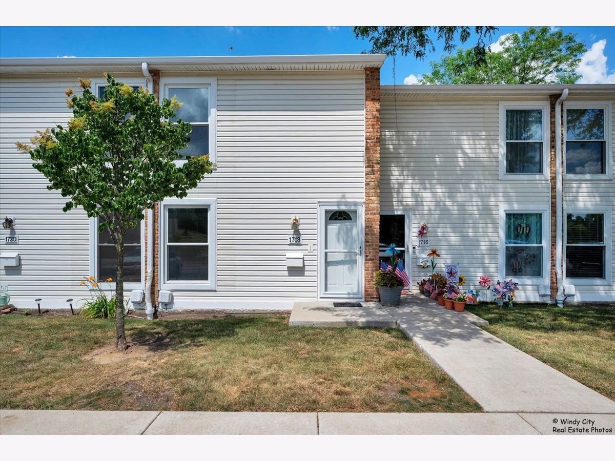 Townhomes & Condos Sold Huntington Club Hoffman Estates Illinois, 1718 Ardwick