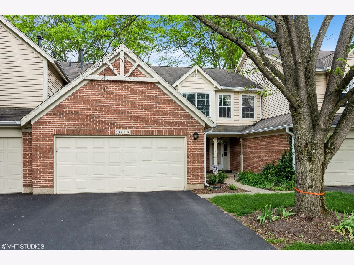Townhomes & Condos Sold Maple Hill Warrenville Illinois, 30W012 Laurel