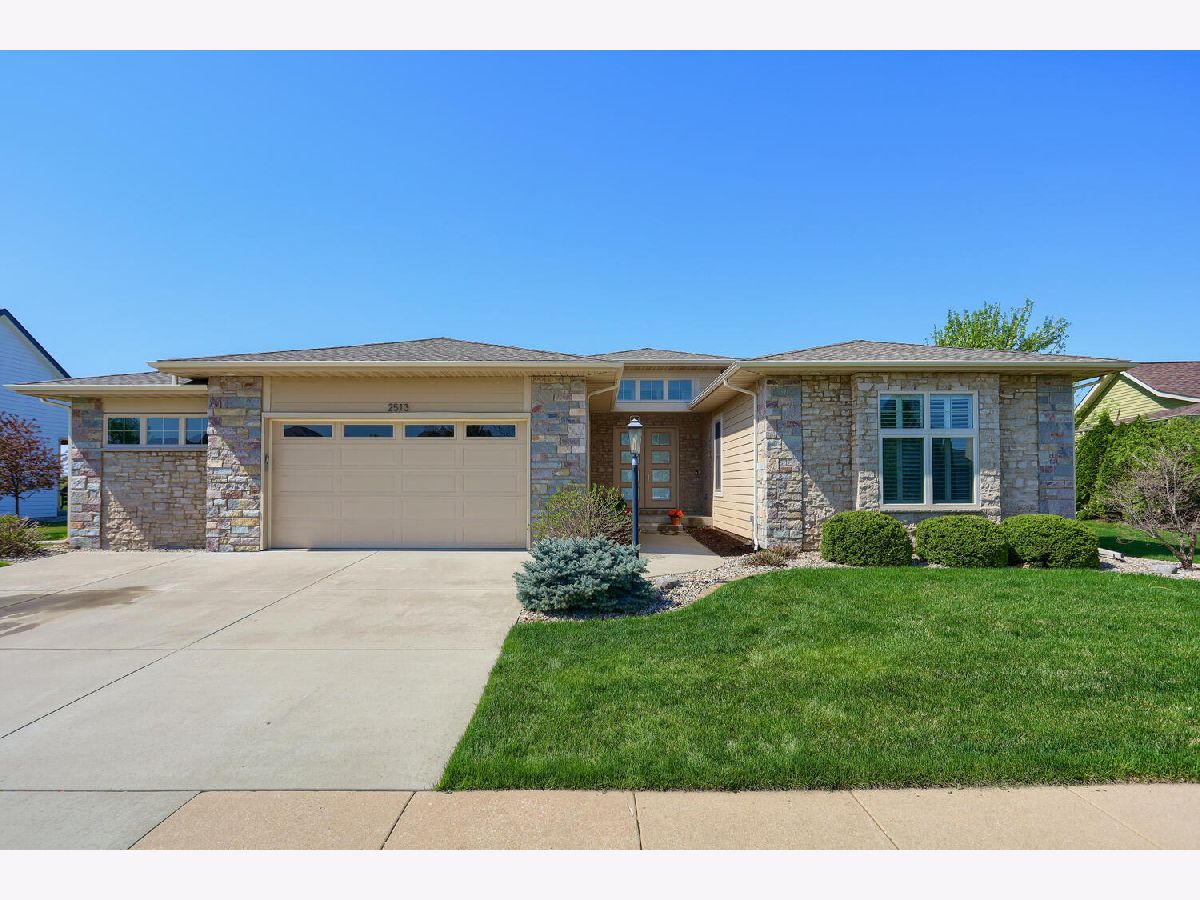 Homes & Condominiums Sold Stone Creek Urbana Illinois, 2513 Muirfield