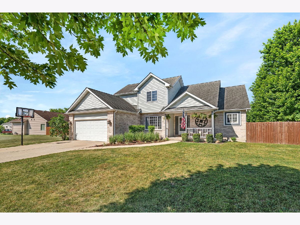 Homes Sold Cobblestone Court Morris Illinois, 2570 Cobblestone