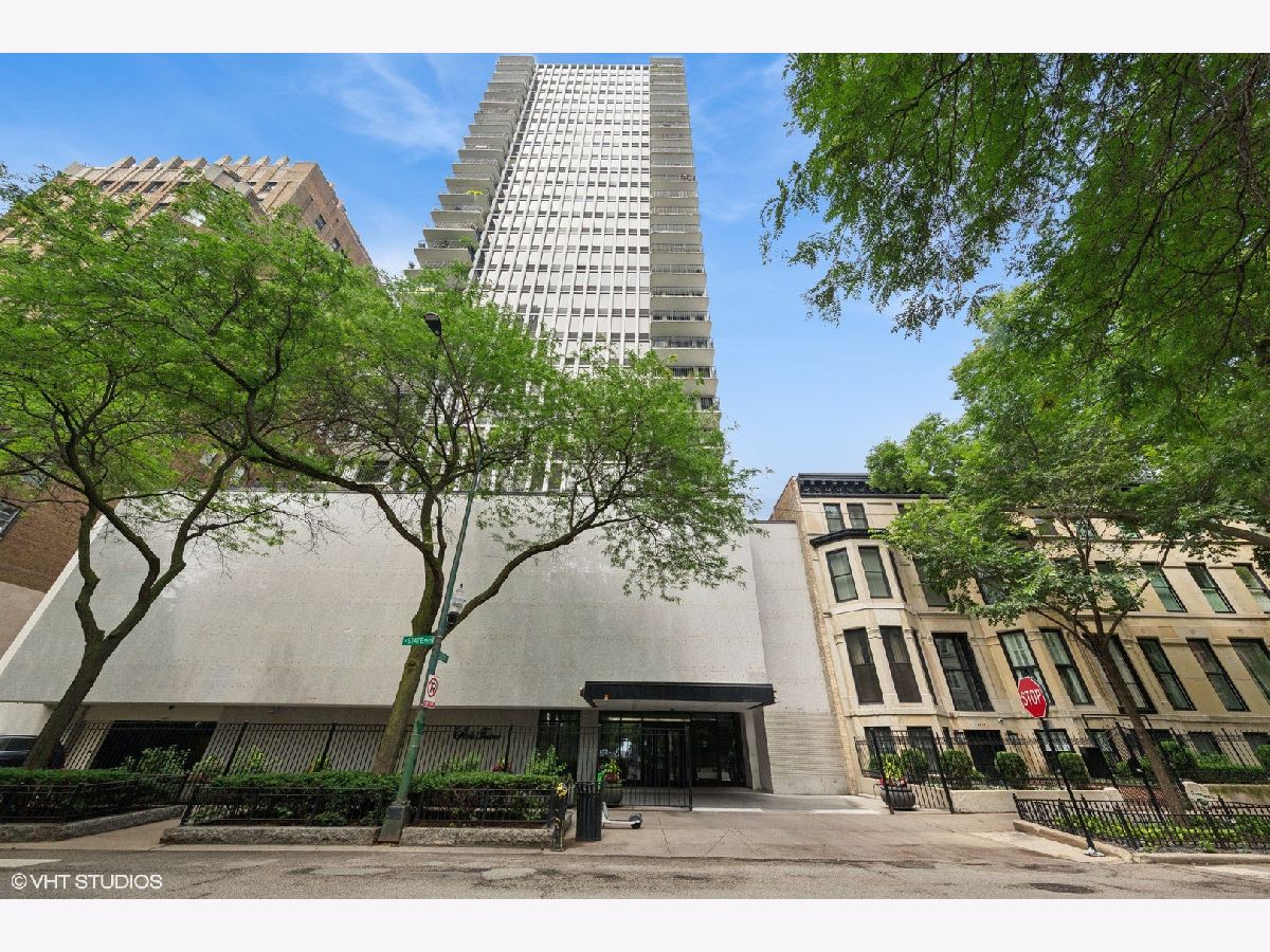 Condominiums Sold State Tower Chicago Illinois, 1230 State