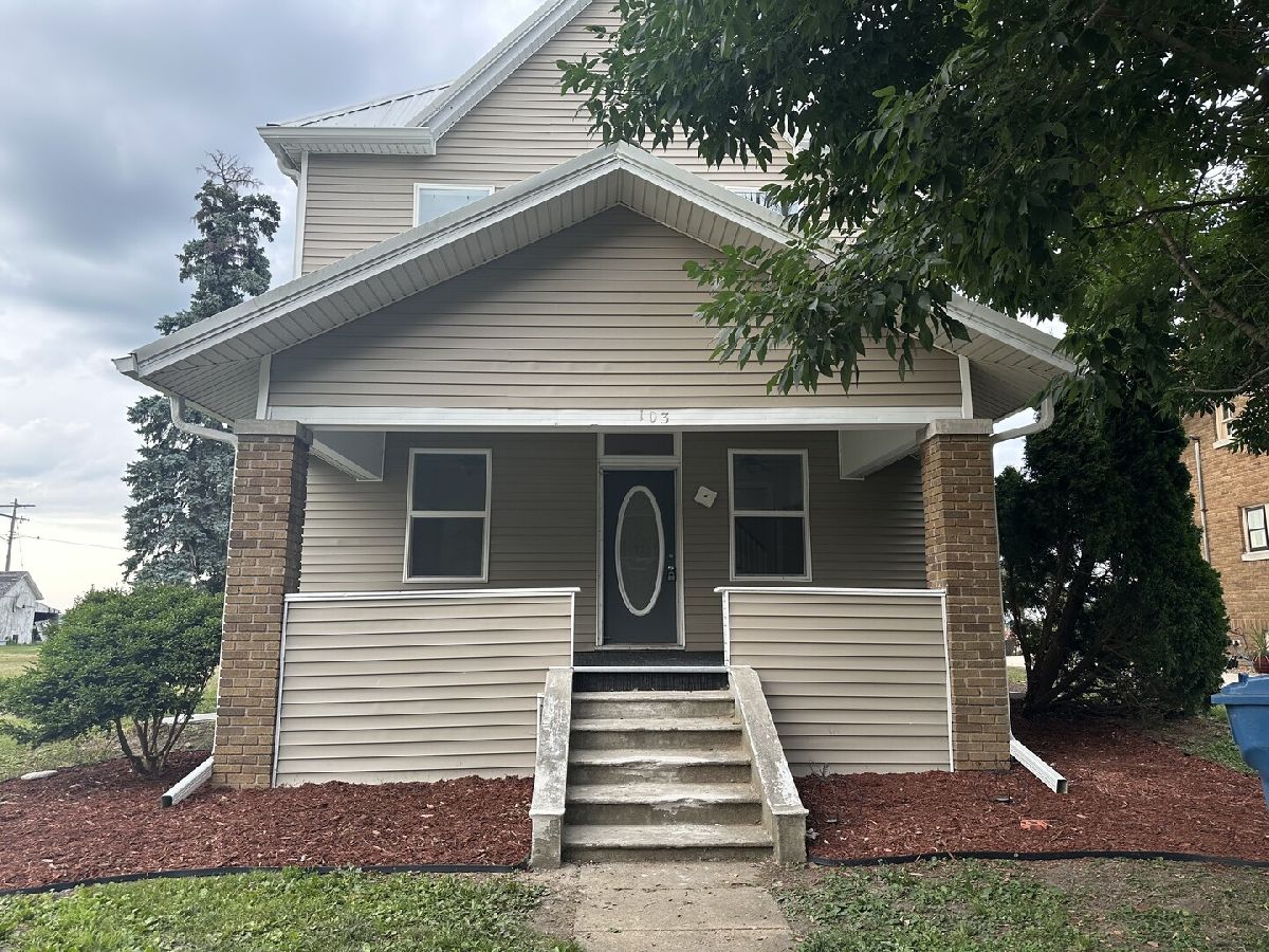  Sold Stanford Illinois, 103 Harrison