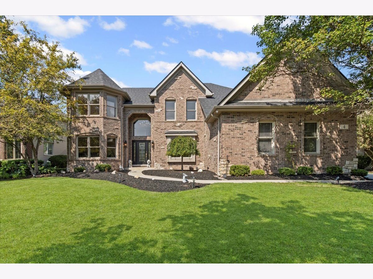 Homes & Townhomes & Condos For Sale Thornwood South Elgin Illinois, 4 Persimmon Lane
