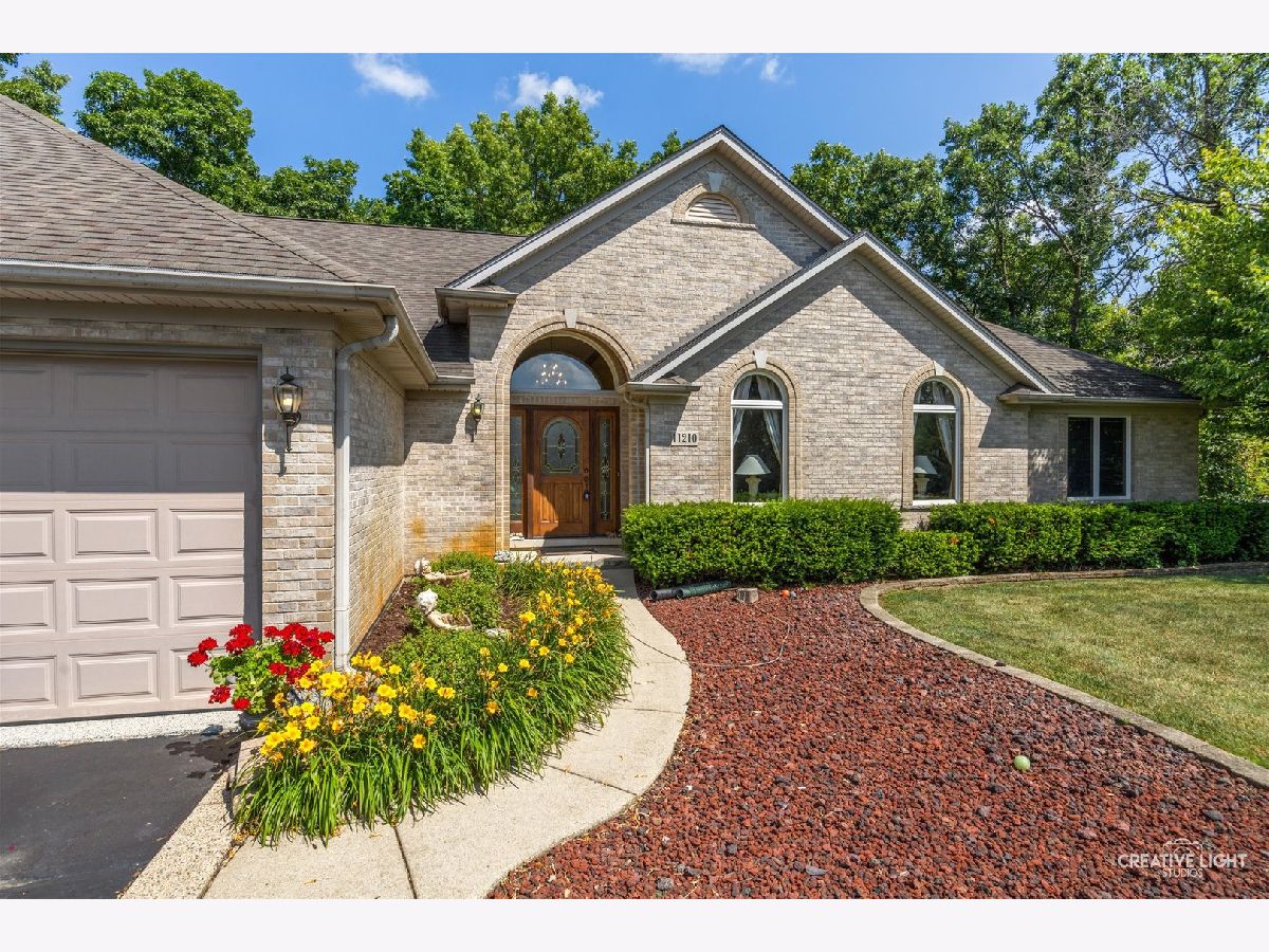 Homes For Sale Hillsboro Cove Huntley Illinois, 11210 Pebble Drive