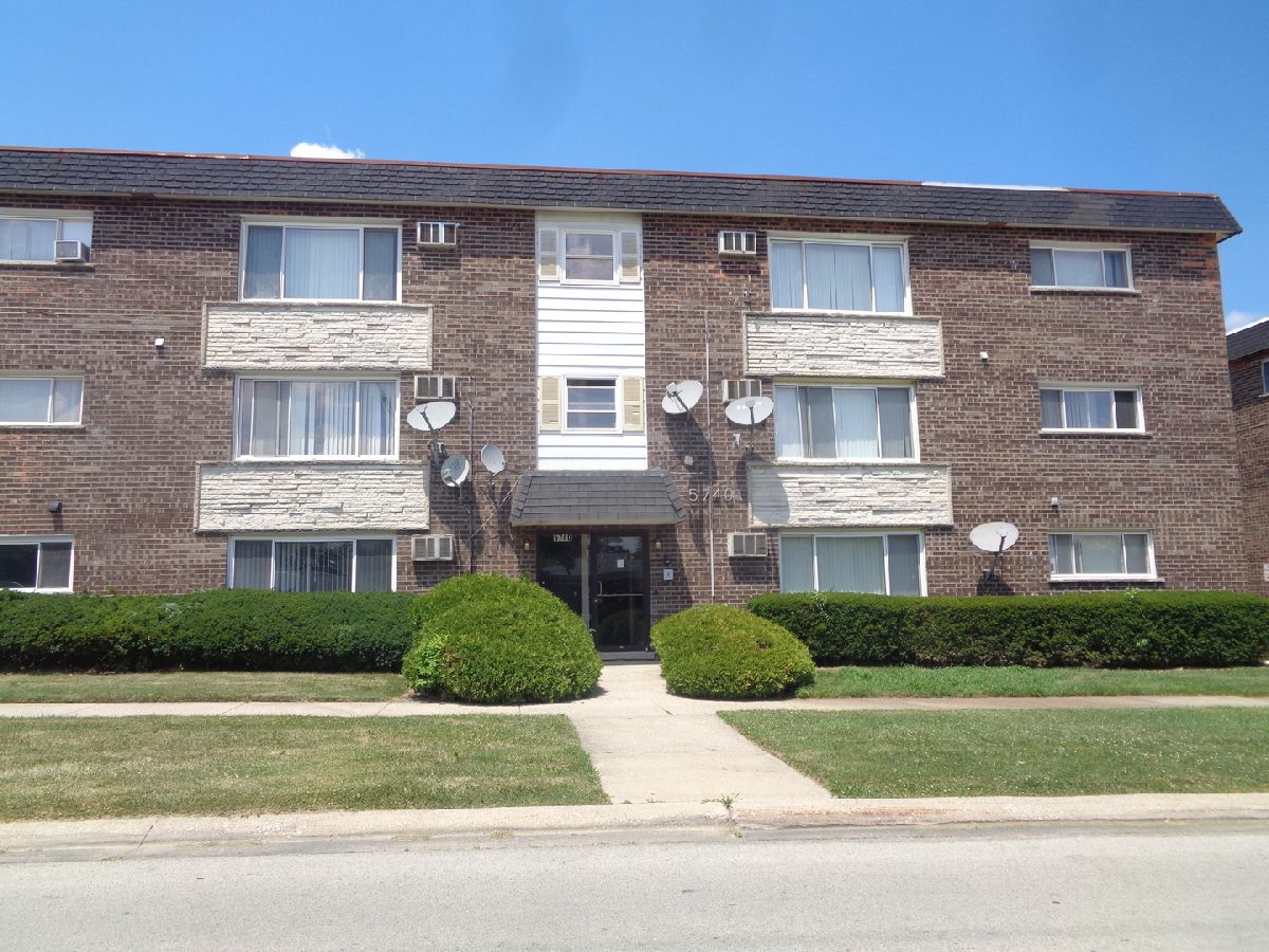  Rented Chicago Ridge Illinois, 5740 108th