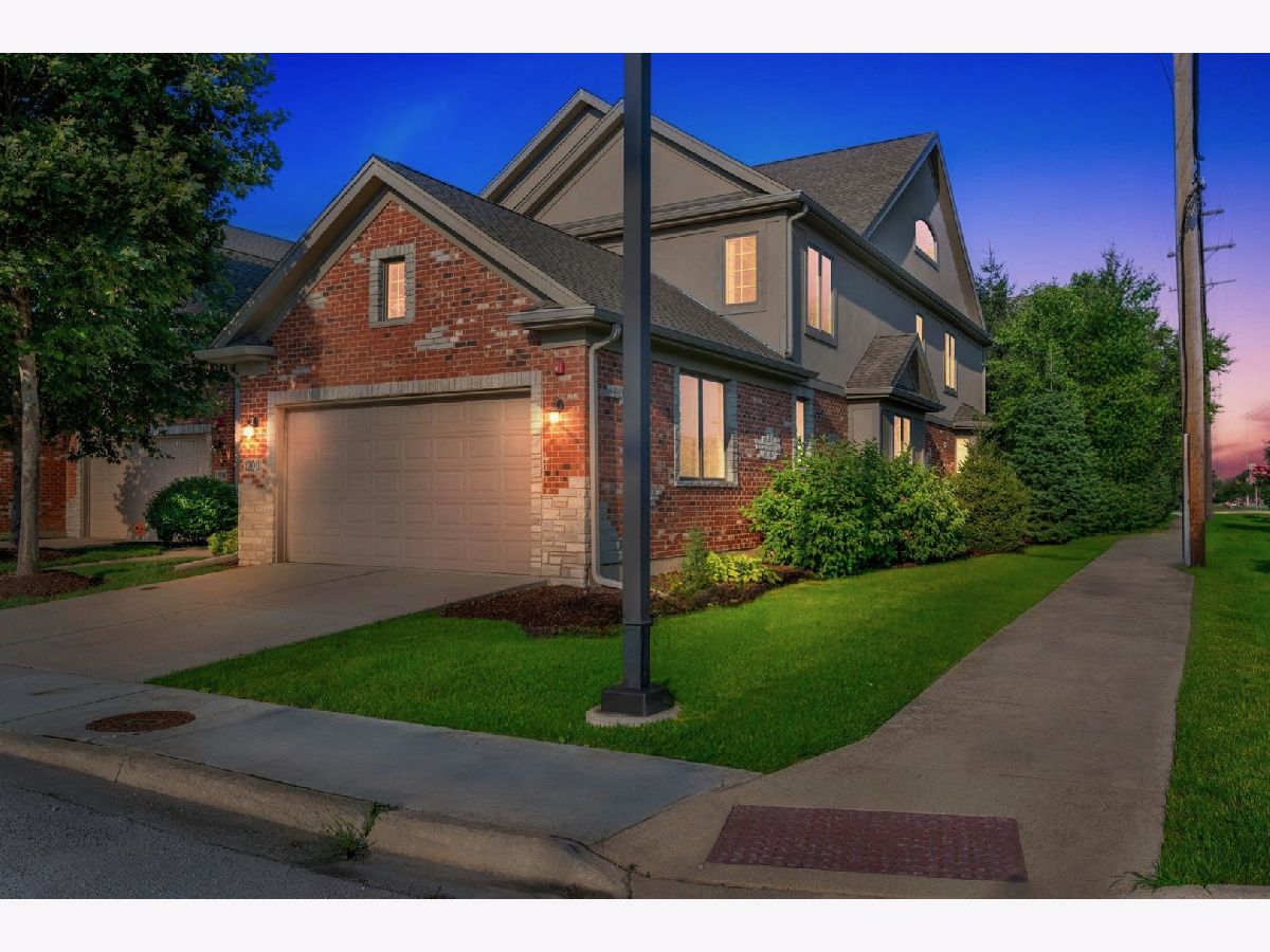 Townhomes For Sale Bellerive Terrace Westmont Illinois, 1200 Charles Lane