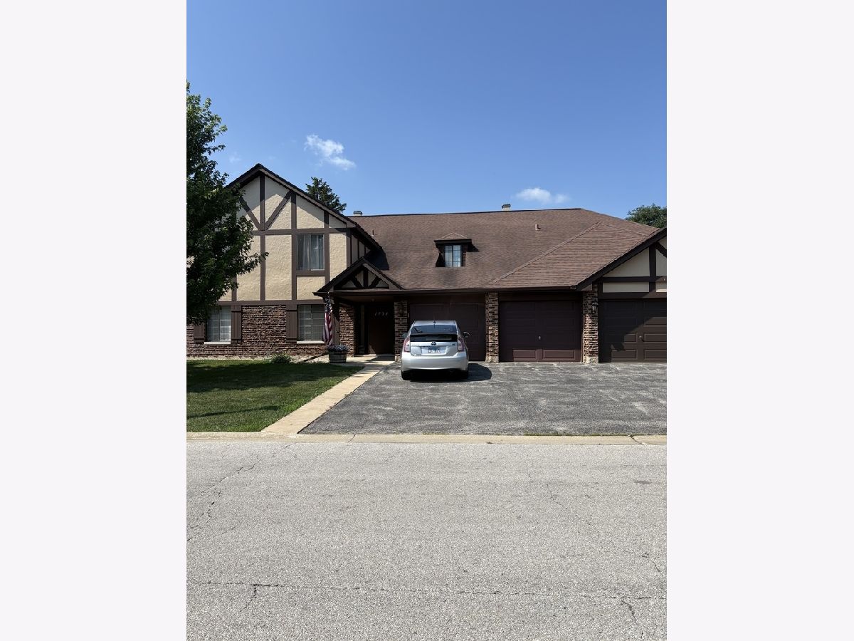  Rented Wheaton Illinois, 1704 Lakecliffe