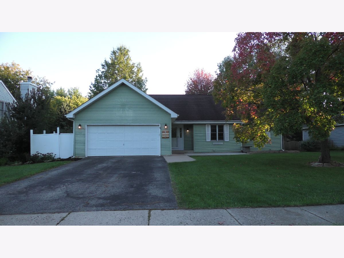  Rented Yorkville Illinois, 412 Somonauk