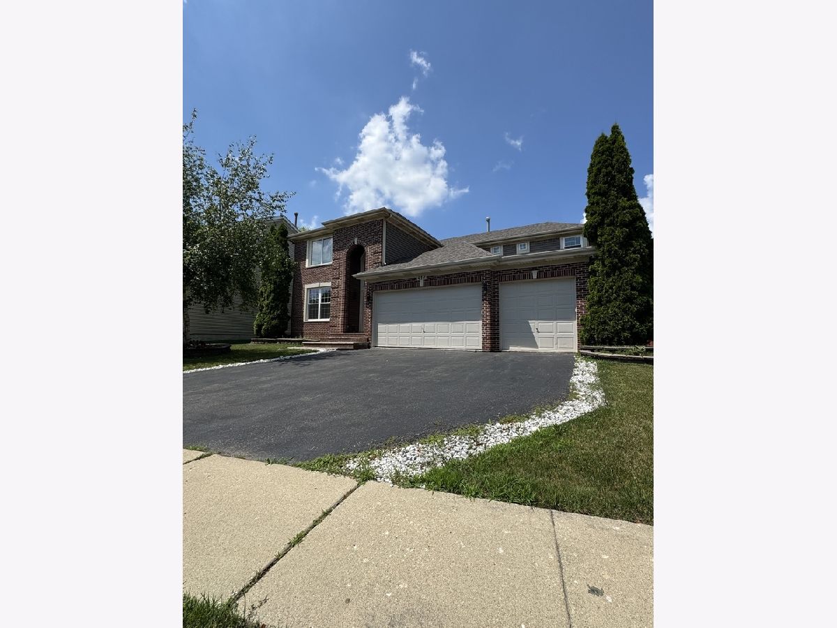 Homes Sold Willow Pond Streamwood Illinois, 412 Merry Oaks